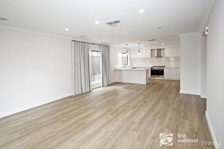 Brand new Metricon home - Photo 3