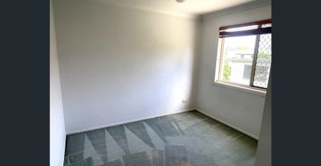 GREAT FAMILY HOME ! NEW CARPETS - Photo 5