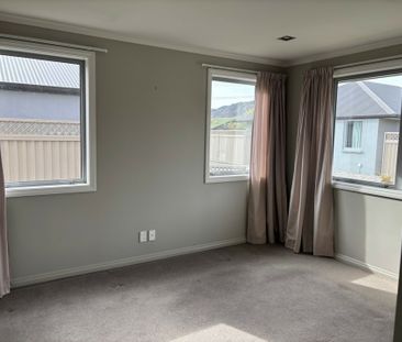 Cosy 3 bedroom available early December - Photo 2