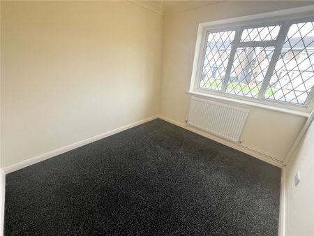 Devon Gardens, Rochford, Essex, SS4 3AJ - Photo 5