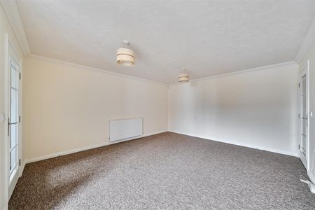 Astonia Lodge, Stevenage - Photo 4