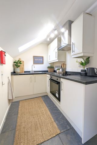 1 Bed Flat, Grove Road, LU1 - Photo 3