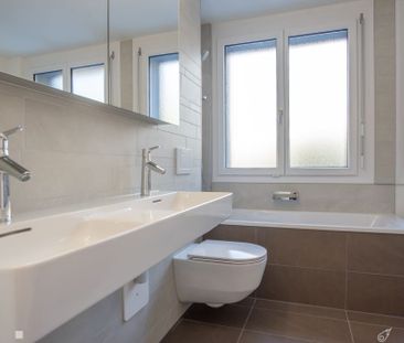 Sanierte Wohnung mit grosser Terrasse zu vermieten - Photo 5