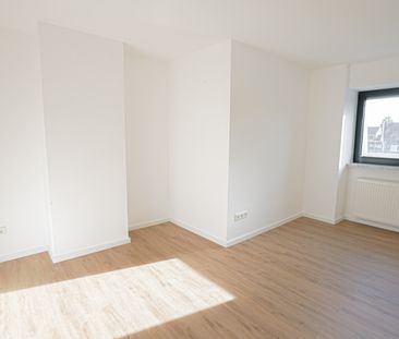 Edewecht - Hauptstraße: frisch renovierte 3-Zi. Whg., Terminvereinb... - Photo 3