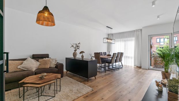 Instapklaar bemeubeld appartement met 2 slpkrs in centrum Zutendaal - Photo 1