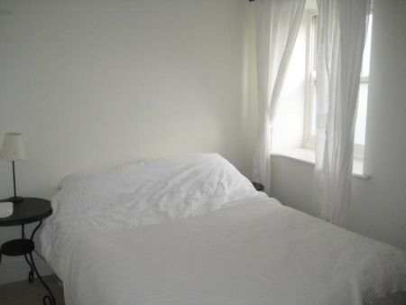 4 bedroom semi-detached house to rent - Photo 5