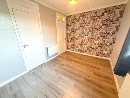 3 bedroom ground floor flat to rent - Photo 5