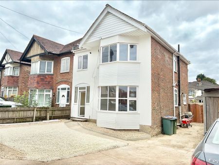 Bitterne Road West - Photo 3