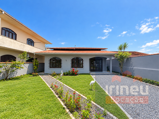 Ampla casa residencial com 3 quartos sendo 1 suíte e amplo quintal! - Photo 1