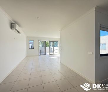 Modern Convenience in a Prime Craigieburn Location - Photo 1