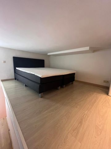 Spacieux Loft avec mezzanine et bureau à 1000 Bruxelles  Loyer: 1 100 € - Photo 4