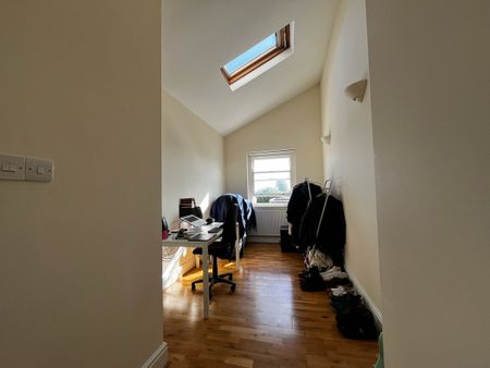 2 Bed Flat, Stoke Newington High Street, N16 - Photo 4