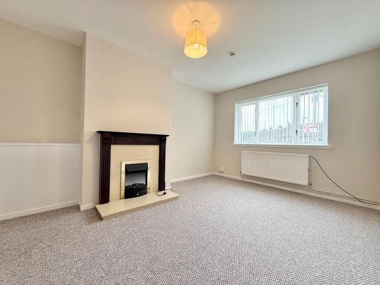 72 Lawnmount Crescent, Lisburn, BT27 4TU - Photo 1