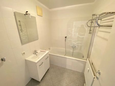 BARRIEREFREIE 3 ZIMMERWOHNUNG MIT PARKPLATZ IN MITTERTREFFLING - Photo 4