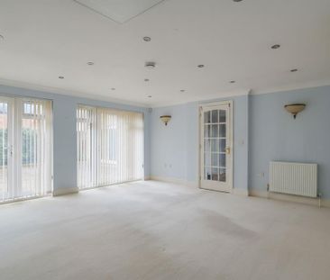 3 bedroom detached bungalow to rent - Photo 2