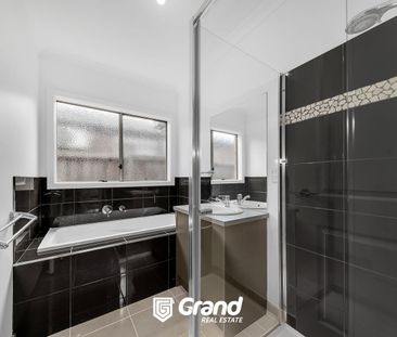 Stylish & Spacious Corner-Block Home with Exceptional Features - Photo 4