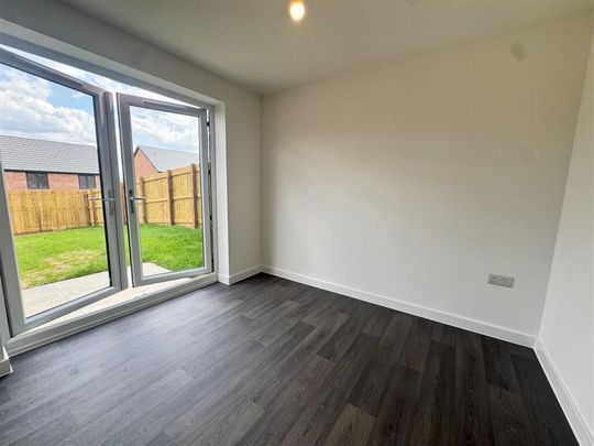 3 bedroom terraced house to rent - Photo 1