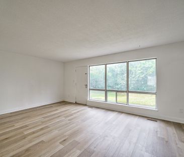 For Lease - 2012 Sheppard Avenue Unit# TH102, Toronto, Ontario - Photo 2