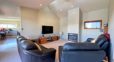 Dream Townhouse Across from Hospital! - Photo 5