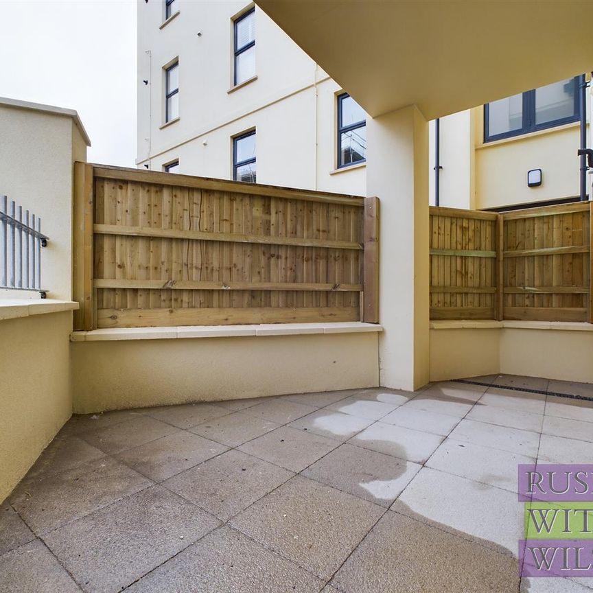 2 Bed Apartment - Garden - Photo 1