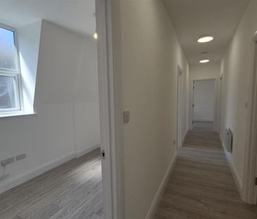GOLDHAWK ROAD - Photo 4