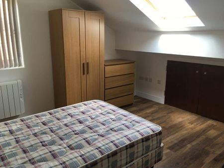 2 Bed Student Accommodation - Photo 2