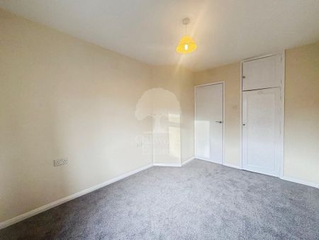 2 bedroom semi-detached house to rent - Photo 4