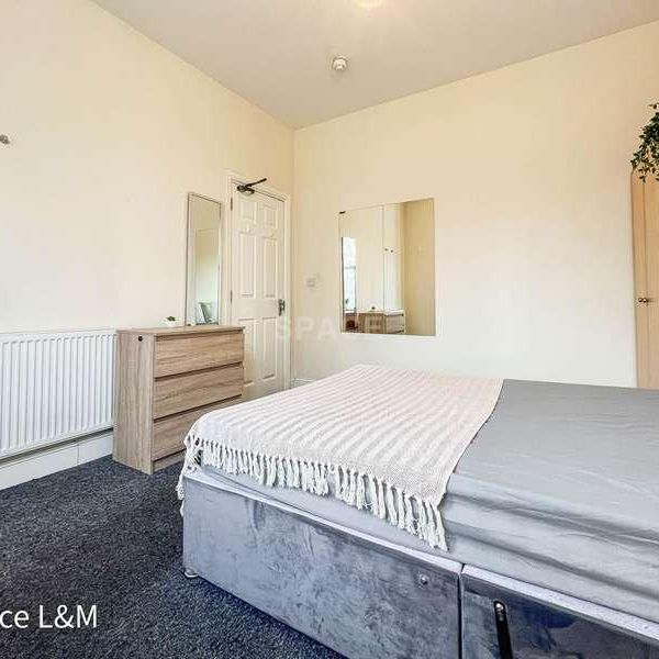 London Road, Reading, Berkshire, RG1 - Photo 1