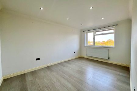 Cheam Road, Epsom - 2 bedrooms Property for lettings - Seymours - Photo 2