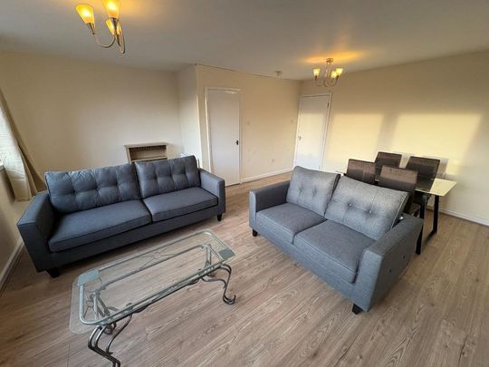 3 bedroom flat to rent - Photo 1