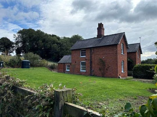 Hall Cottages, Spilsby, PE23 - Photo 1