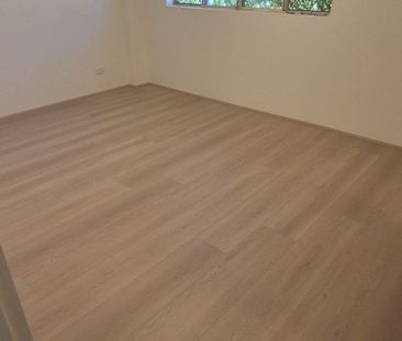 DOUBLE TANDEM - 2 CAR LOCK UP GARAGE - 2 BEDROOM - 2 STOREY TOWNHOUSE - Photo 6