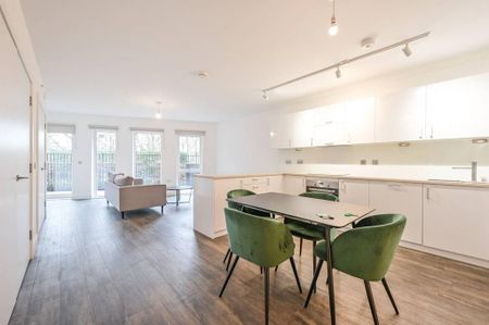 3 bedroom flat to rent - Photo 3