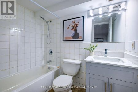 533 VICTORIA PK AVENUE - Photo 5