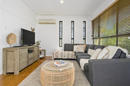 16 Hitchcock Avenue, Belmont. - Photo 4