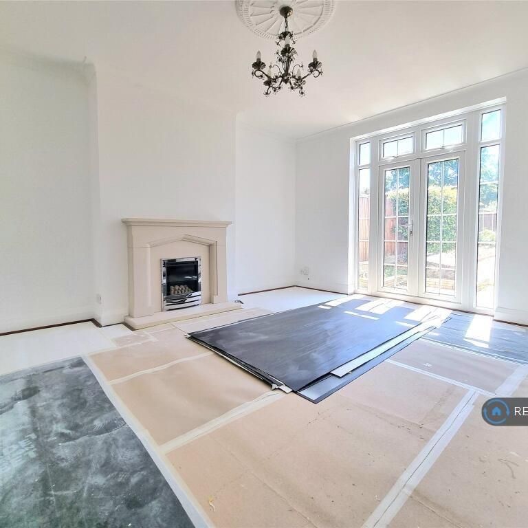 5 bedroom semi-detached house to rent - Photo 1