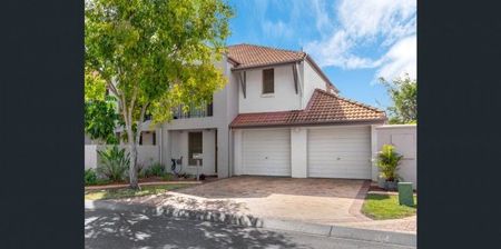 Resort-Style Living in heart of Bulimba - Photo 2