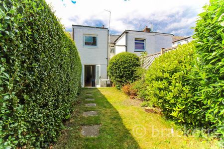 2 bedroom terraced house to rent - Photo 4