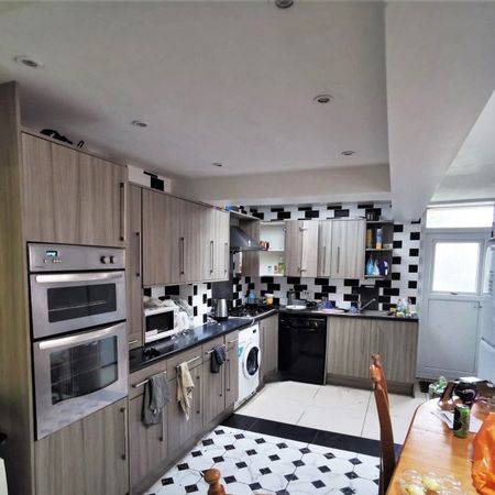 165 Heeley Road - Photo 4