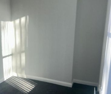 Apartment 3, 7 Elmwood Avenue, Lisburn Road, Belfast, BT9 6AZ - Photo 3