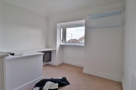 4 bedroom detached house to rent - Photo 4