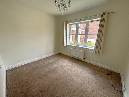 4 bedroom detached house to rent - Photo 2