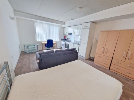 Studio to rent - Photo 4