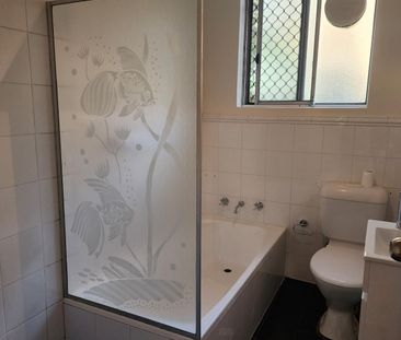 PERFECTLY LOCATED CLOSE TO STATION, SHOPS & SCHOOLS - Photo 1