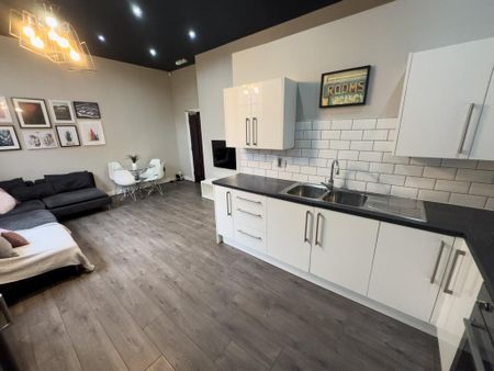 1 bedroom in a house share to rent - Photo 3