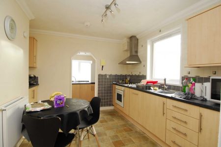 19 Lipson Avenue - Photo 5