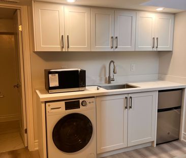 For Lease - 98 Thornton (Main Floor&lower studio) Avenue, Bradford ... - Photo 1