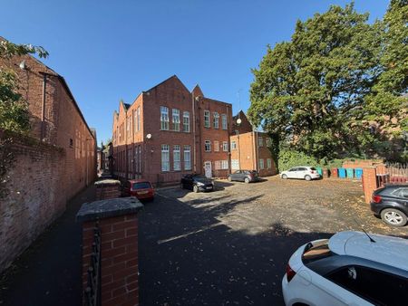 4 bedroom flat to rent - Photo 5