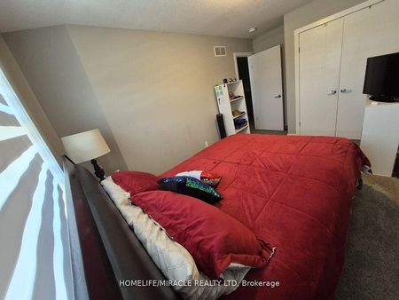 For Lease - 886 Robert Ferrie Drive, Kitchener, Ontario - Photo 5