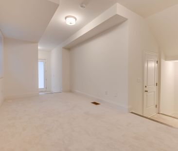 For Lease - 3319 Taha Gardens, Oakville, Ontario - Photo 6